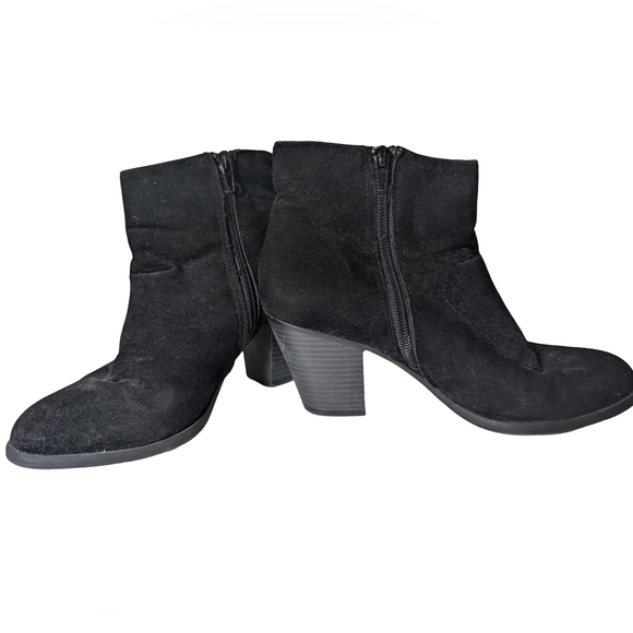 Size 7.5 Lexi and Abbie 1.5 in heel boots - Picture 2 of 8